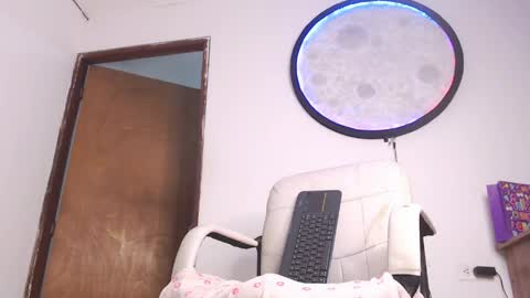 Snapshot of doll_and_thebrown chatting on 04/08/26, 01:49 doll_and_thebrown online show from 04/08/26, 01:49