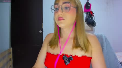 Snapshot of doll_andrea_ chatting on 05/07/26, 02:39 ANDREA online show from 05/07/26, 02:39