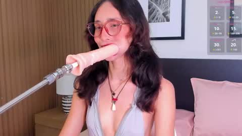 Bella  online show from 11/21/25, 08:18