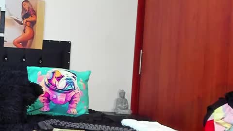 Snapshot of doll_celeste19 chatting on 01/16/25, 03:23 C E L E S T E online show from 01/16/25, 03:23