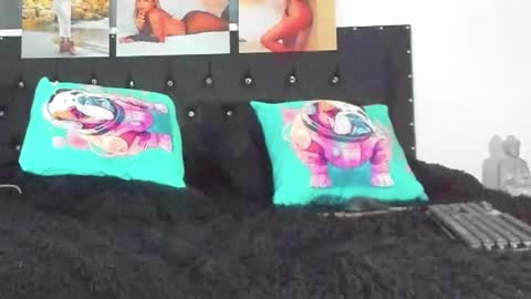 Snapshot of doll_celeste19 chatting on 03/05/25, 02:57 C E L E S T E online show from 03/05/25, 02:57