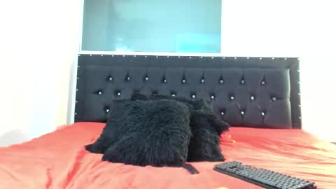 Snapshot of doll_celeste19 chatting on 09/17/25, 01:07 C E L E S T E online show from 09/17/25, 01:07