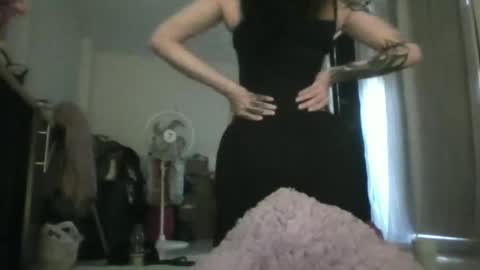 Snapshot of doll_dollys_ chatting on 04/24/26, 08:22 doll_dollys_ online show from 04/24/26, 08:22