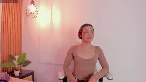 doll_isa_ online show from 04/04/26, 08:28