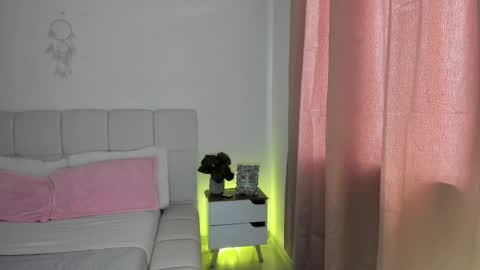 Snapshot of doll_oriana chatting on 05/03/26, 08:37 doll_oriana online show from 05/03/26, 08:37