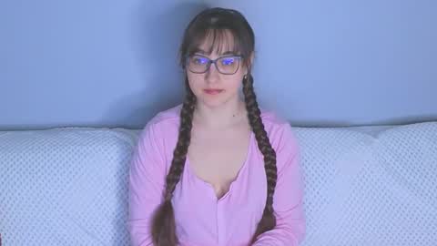 Snapshot of doll_tessa chatting on 03/09/26, 03:05 Tessa online show from 03/09/26, 03:05