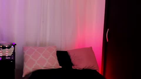 Roxana  independent model can you help me reach 100 hands up uwu online show from 03/12/25, 01:14