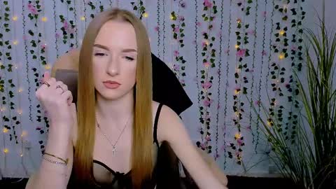 doll_vey online show from 03/10/25, 03:52