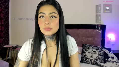 Snapshot of dollhoneycam chatting on 03/23/26, 08:18 HONEY online show from 03/23/26, 08:18