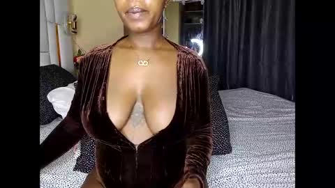 Gee  Independent Model EATUTC3   11PM-3AM      2AM-6AM online show from 06/10/26, 12:11