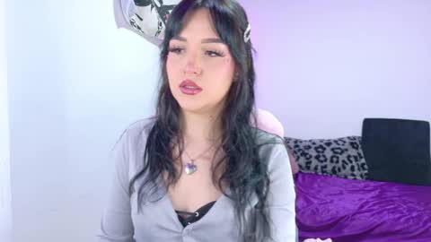 Isabela   Independet model 3 online show from 05/18/26, 01:13