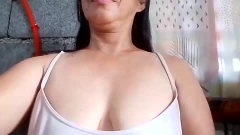 Snapshot of dolly926661 chatting on 05/23/26, 05:01 dolly926661 online show from 05/23/26, 05:01