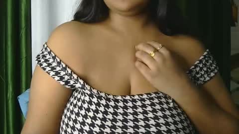 Snapshot of dolly_2 chatting on 01/13/25, 05:23 dolly_2 online show from 01/13/25, 05:23