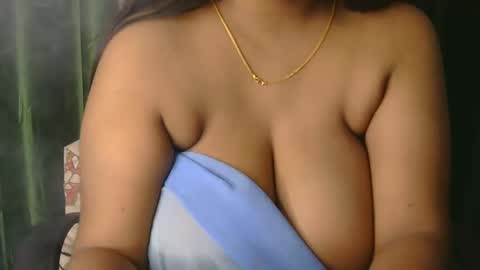Snapshot of dolly_2 chatting on 01/22/25, 08:18 dolly_2 online show from 01/22/25, 08:18