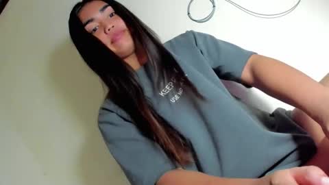 Snapshot of dolly_joana chatting on 04/29/26, 02:15 dolly_joana online show from 04/29/26, 02:15