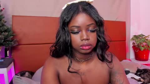 Snapshot of dolly_paige chatting on 12/18/24, 01:12 emily -- online show from 12/18/24, 01:12