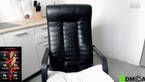 Snapshot of dolly_sun chatting on 07/08/26, 08:08 ILONA online show from 07/08/26, 08:08