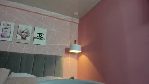 Call me Zoe  online show from 09/16/25, 11:06