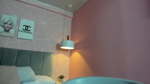 Call me Zoe  online show from 11/05/25, 10:43