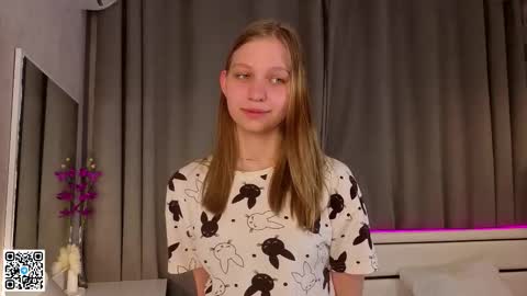 Emilia online show from 09/09/25, 06:18