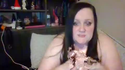 Snapshot of dollydarkside chatting on 02/28/26, 12:33 dollydarkside online show from 02/28/26, 12:33