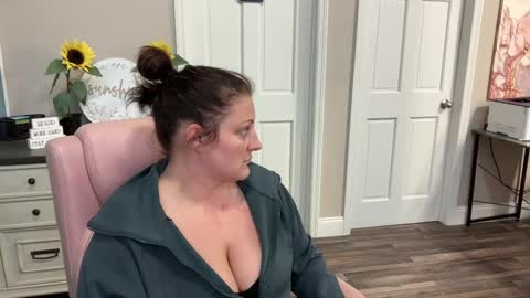 Snapshot of dollydimplez chatting on 02/26/25, 11:48 Dolly online show from 02/26/25, 11:48