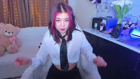 Snapshot of dollyiaa chatting on 03/02/25, 01:47 Dollya online show from 03/02/25, 01:47