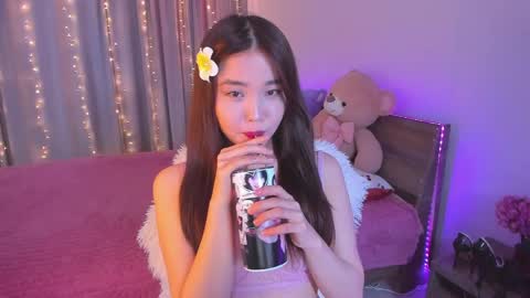 Snapshot of dollyiaa chatting on 05/13/26, 01:47 Dollya online show from 05/13/26, 01:47