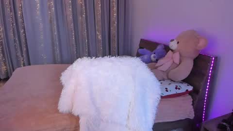 Snapshot of dollyiaa chatting on 06/04/26, 01:28 Dollya online show from 06/04/26, 01:28