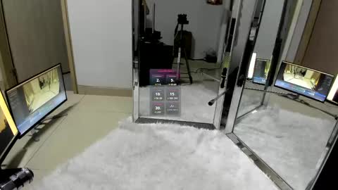 Snapshot of dollymae_ chatting on 05/24/26, 03:33 Mae online show from 05/24/26, 03:33
