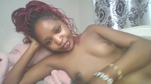 Snapshot of dollythegirl chatting on 02/01/26, 04:27 kadolly online show from 02/01/26, 04:27