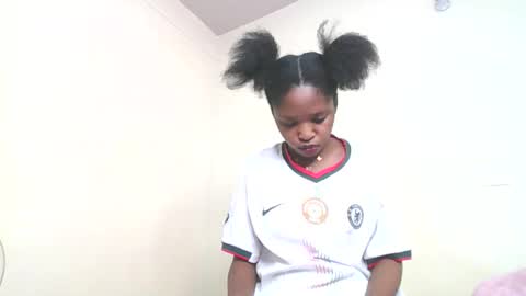 Snapshot of dollythegirl chatting on 02/04/26, 07:47 kadolly online show from 02/04/26, 07:47