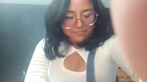 Snapshot of dollywdoll chatting on 09/17/25, 03:08 dollywdoll online show from 09/17/25, 03:08