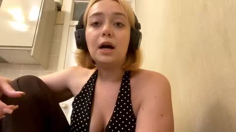 Snapshot of dolorisbarsalou chatting on 08/03/26, 02:33 Anna online show from 08/03/26, 02:33
