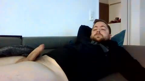 Snapshot of dombio_12 chatting on 10/11/25, 11:20 dombio_12 online show from 10/11/25, 11:20