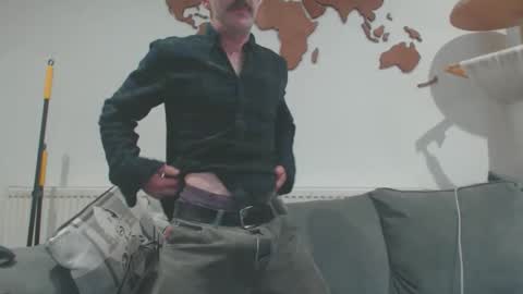 Snapshot of dombolio chatting on 04/04/26, 03:53 Dombol online show from 04/04/26, 03:53