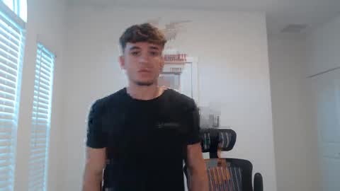 Snapshot of domd3 chatting on 10/28/25, 09:50 Dom online show from 10/28/25, 09:50