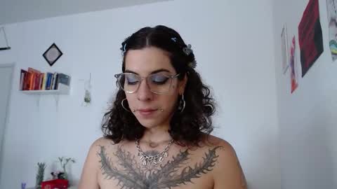 Snapshot of domenica_dos_ouros chatting on 03/20/26, 02:33 sweet domme online show from 03/20/26, 02:33
