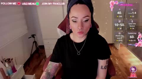 Snapshot of domina_deivis chatting on 02/05/25, 07:50 I WILL BE BACK ON WEDNESDAY DECEMBER 4 0100AM COLOMBIA TIME online show from 02/05/25, 07:50