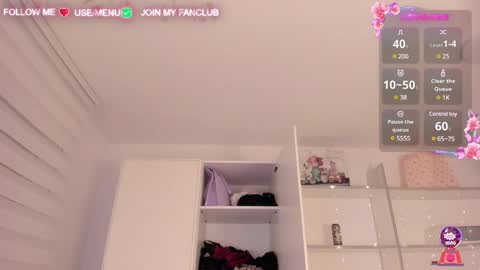 Snapshot of domina_deivis chatting on 02/07/25, 06:35 I WILL BE BACK ON WEDNESDAY DECEMBER 4 0100AM COLOMBIA TIME online show from 02/07/25, 06:35