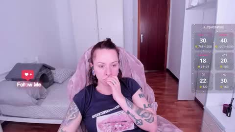 Snapshot of domina_deivis chatting on 10/02/25, 08:21 I WILL BE BACK ON WEDNESDAY DECEMBER 4 0100AM COLOMBIA TIME online show from 10/02/25, 08:21