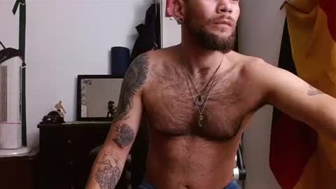 Logan - INDEPENDET MODEL online show from 06/11/26, 11:41