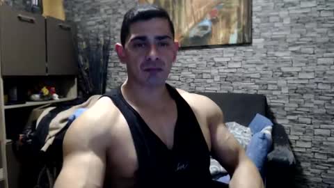 Snapshot of dominatemuscle chatting on 12/19/24, 10:10 Kevin online show from 12/19/24, 10:10