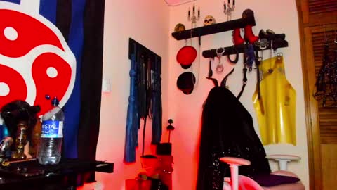 Dom Blue online show from 01/12/25, 09:29