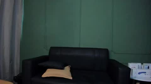 Snapshot of dominc_berry chatting on 04/25/26, 01:41 Dominc berry online show from 04/25/26, 01:41