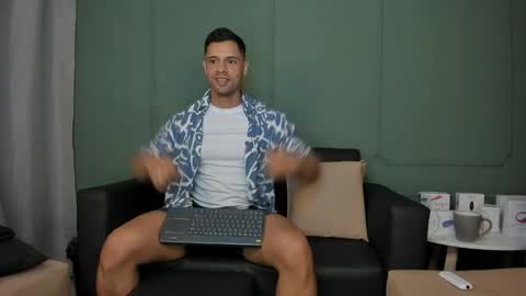 domincrodriguez_119 online show from 05/25/26, 06:08