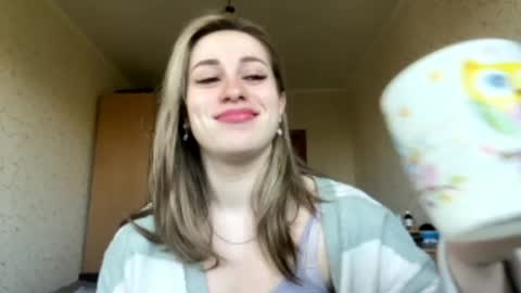 Mia online show from 04/25/26, 07:33