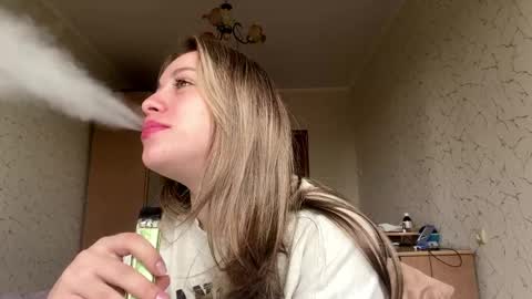Mia online show from 05/12/26, 08:00