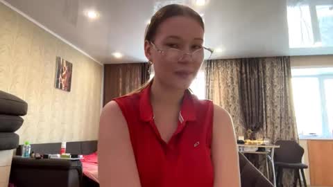 Snapshot of domingapriess chatting on 11/18/25, 04:28 Olivia online show from 11/18/25, 04:28