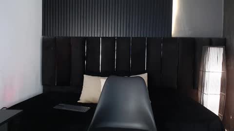 Dominic online show from 09/15/25, 10:54